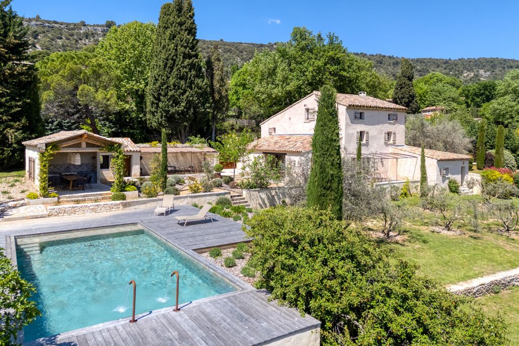 Image of Saint-Saturnin-les-Apt, Vaucluse, Provence-Alpes-Côte d`Azur