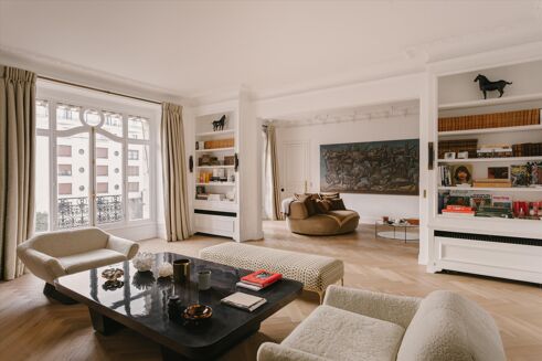 Picture of 3 bedroom apartment for sale.