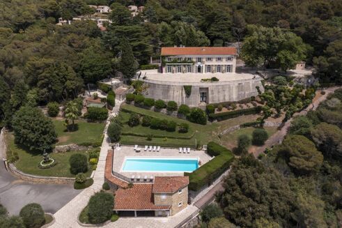 Picture of House for sale.
