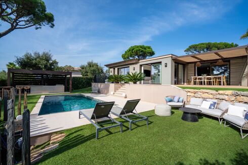 Picture of 4 bedroom villa for sale.