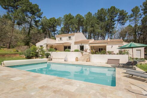 Picture of 4 bedroom house for sale.