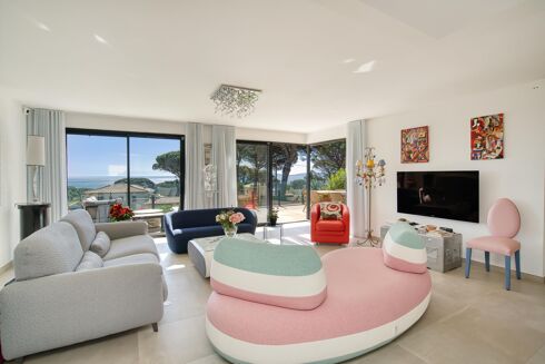 Picture of 3 bedroom apartment for sale.