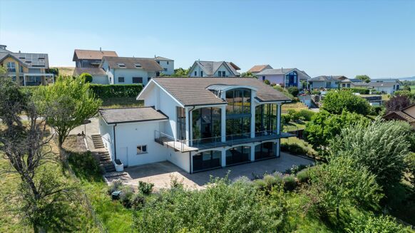 Picture of 3 bedroom house for sale.