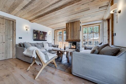 Picture of 4 bedroom apartment for sale.
