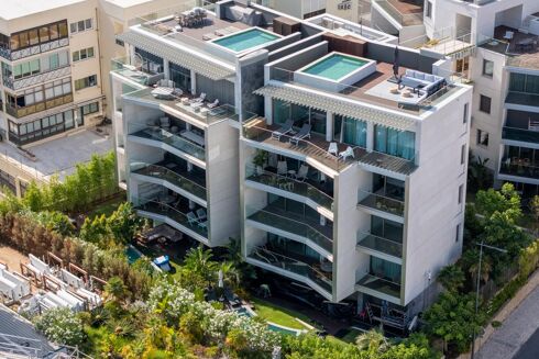 Picture of 3 bedroom apartment for sale.