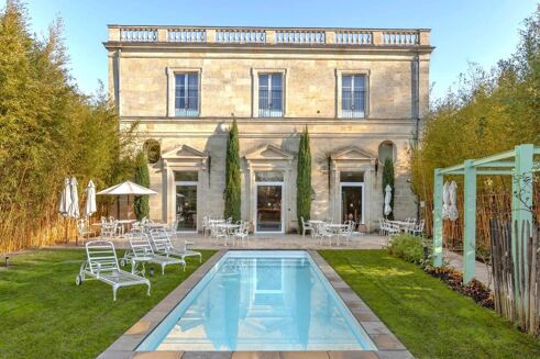 Picture of 8 bedroom house for sale.