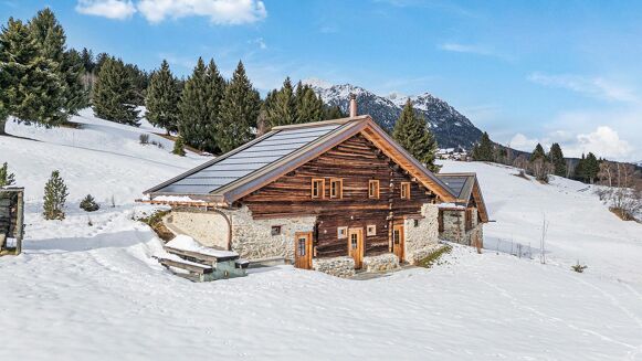 Picture of 2 bedroom house for sale.