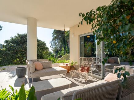 Picture of 5-6 bedroom villa for sale.