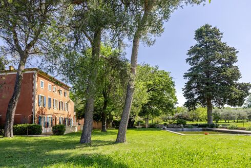 Picture of 4 bedroom house for sale.