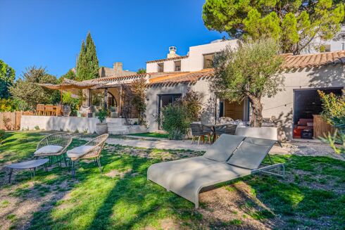 Picture of 4 bedroom house for sale.