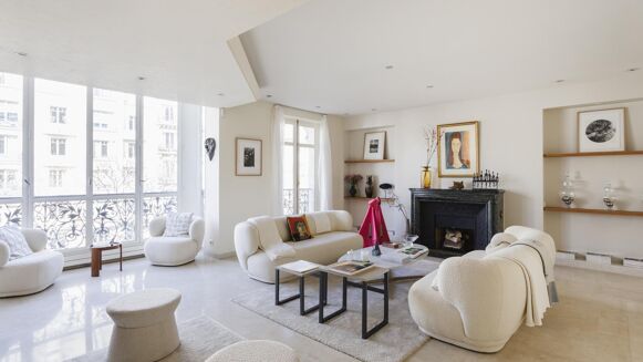 Picture of 3 bedroom apartment for sale.