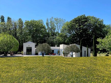 Picture of 3 bedroom house for sale.