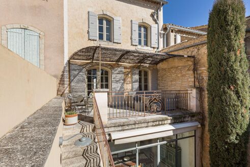 Picture of 3 bedroom house for sale.