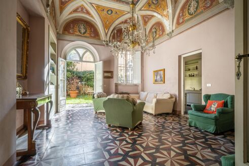 Picture of 3 bedroom apartment for sale.
