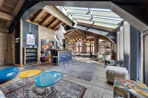 Picture of 7 bedroom chalet for sale.