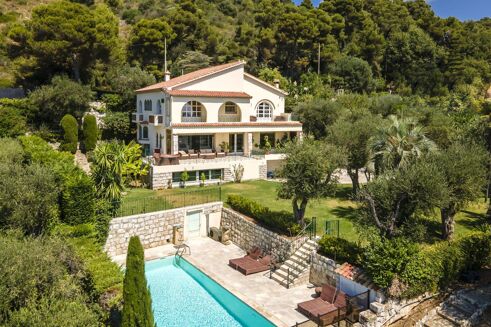Picture of 4 bedroom house for sale.