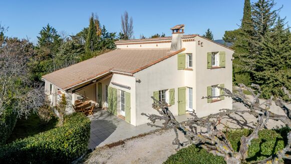 Picture of 5 bedroom house for sale.