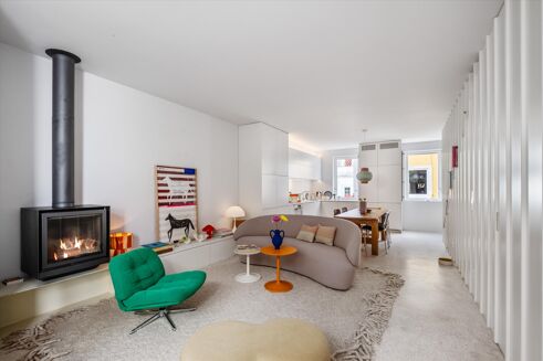 Picture of 2 bedroom house for sale.