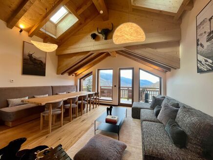 Picture of 4 bedroom chalet for sale.