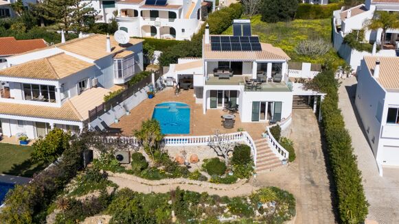 Picture of 3 bedroom villa for sale.