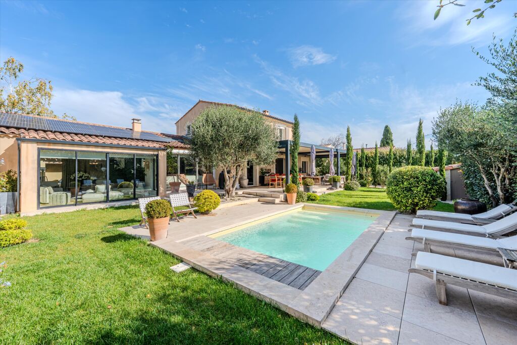 Image of Maussane-les-Alpilles, Bouches-du-Rhône, Provence-Alpes-Côte d'Azur