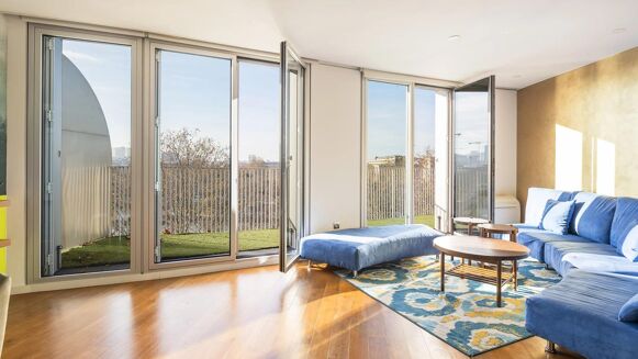 Picture of 4 bedroom apartment for sale.
