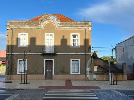 Picture of House for sale.