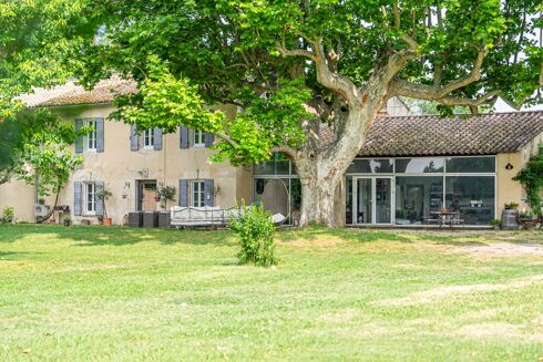 Picture of 4 bedroom farmhouse for sale.