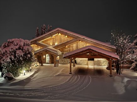 Picture of 6 bedroom chalet for sale.