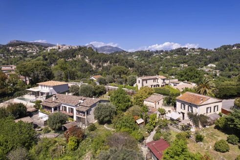 Picture of House for sale.