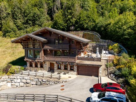 Picture of 5 bedroom chalet for sale.