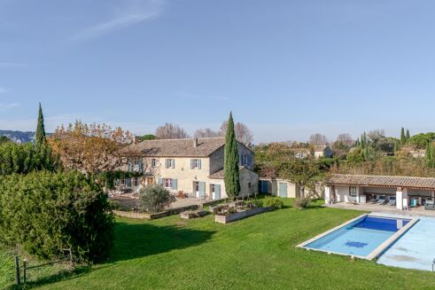 Picture of 9 bedroom farmhouse for sale.