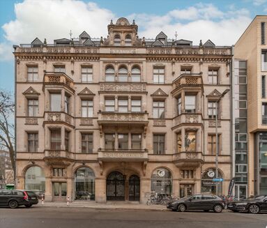 Picture of 5 bedroom apartment for sale.