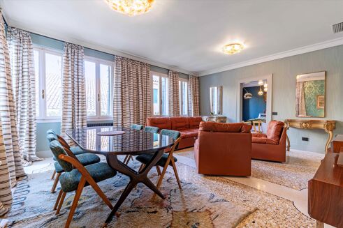 Picture of 3 bedroom apartment for sale.