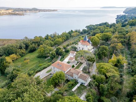 Picture of 13 bedroom house for sale.