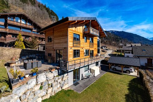 Picture of 6 bedroom chalet for sale.