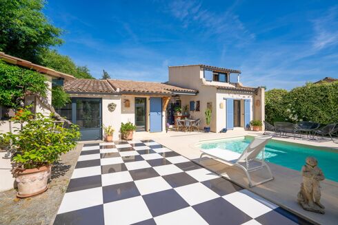 Picture of 3 bedroom house for sale.