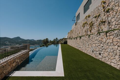 Picture of 3 bedroom villa for sale.