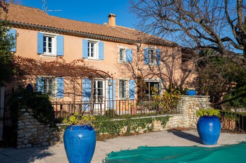 Picture of 9 bedroom farmhouse for sale.