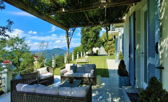 Picture of 7 bedroom villa for sale.