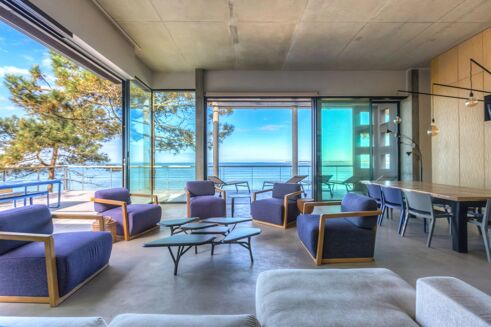 Picture of 11 bedroom villa for sale.