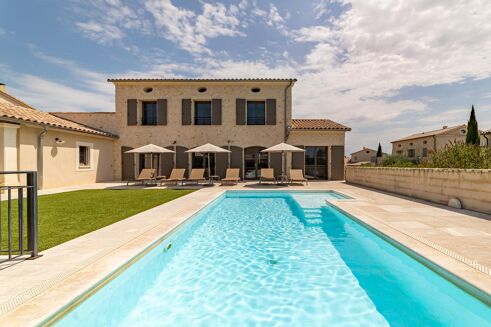 Picture of 4 bedroom villa for sale.