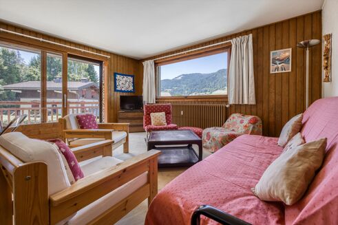Picture of 2 bedroom apartment for sale.