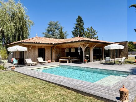 Picture of 3 bedroom house for sale.