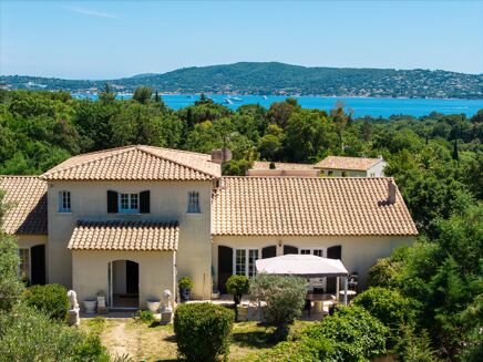Picture of 8 bedroom villa for sale.