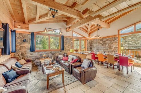 Picture of 5 bedroom chalet for sale.