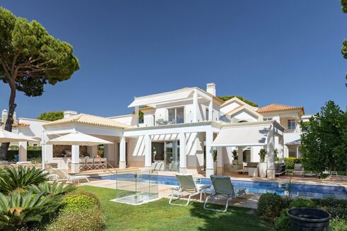 Picture of 4 bedroom villa for sale.