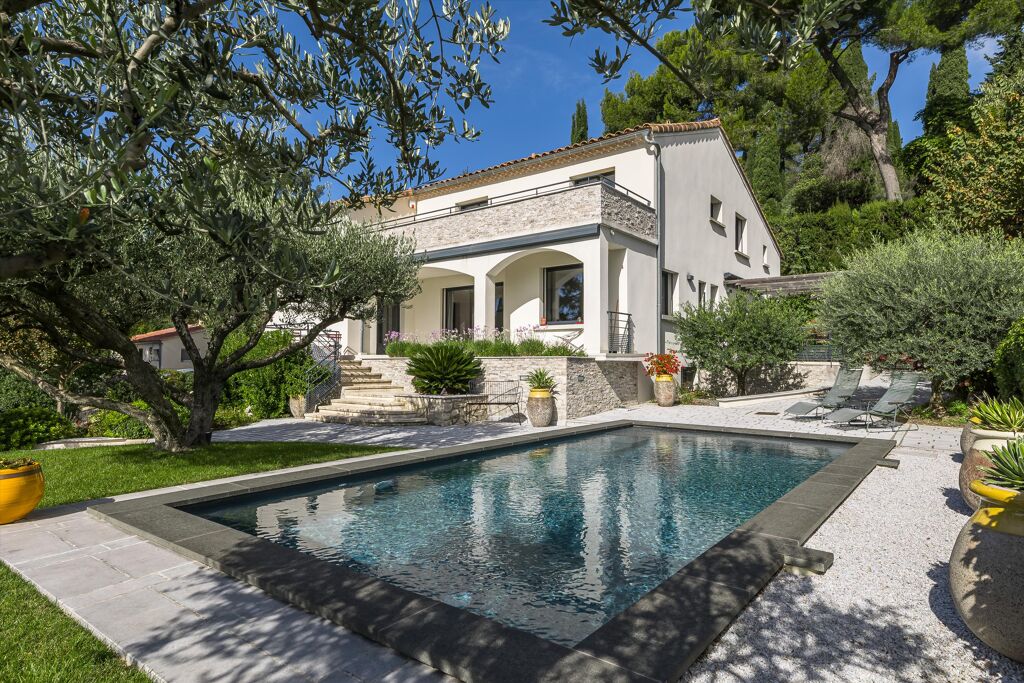 Image of Villeneuve-lès-Avignon, Gard, Languedoc-Roussillon