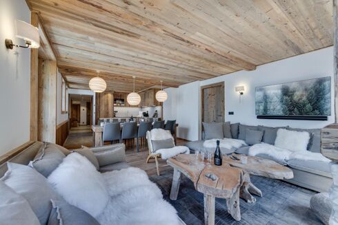 Picture of 4 bedroom apartment for sale.