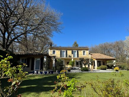 Picture of 7 bedroom house for sale.